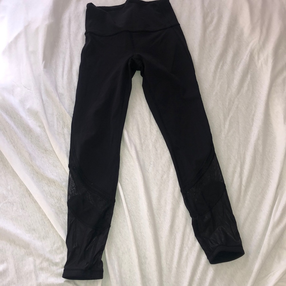 Worn once cropped lululemon mesh leggings